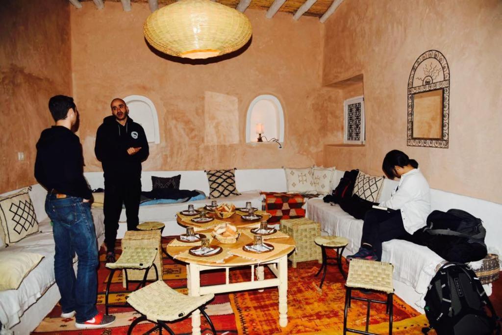 Tigmi Hamid Decouverte Des Traditions Et De La Culture Berbere Ajt Benhaddu Kültér fotó