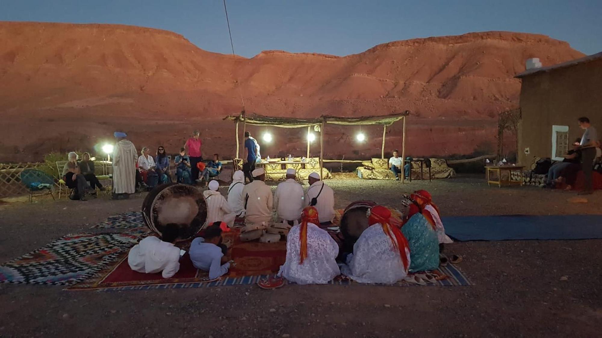 Tigmi Hamid Decouverte Des Traditions Et De La Culture Berbere Ajt Benhaddu Kültér fotó